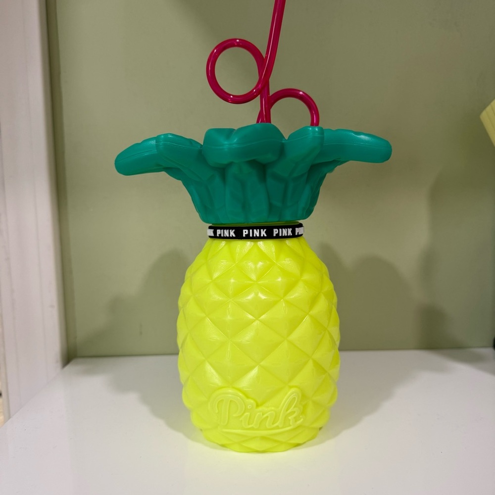 Victoria's Secret Pink-a-Colada Pineapple Drink Cup Tumbler with Straw 27 Oz